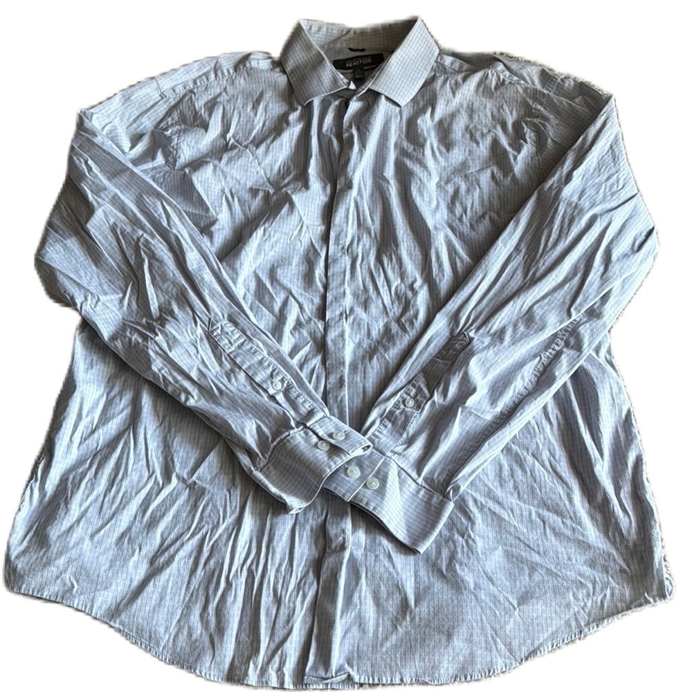 Kenneth Cole Reaction XL light blue button down long sleeve collared dress shirt